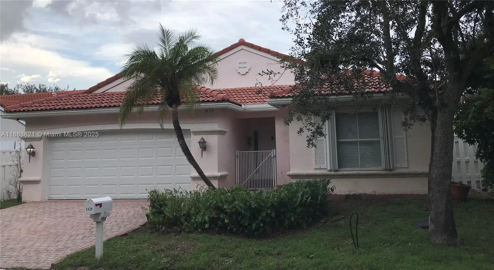 3439 SW 51st St