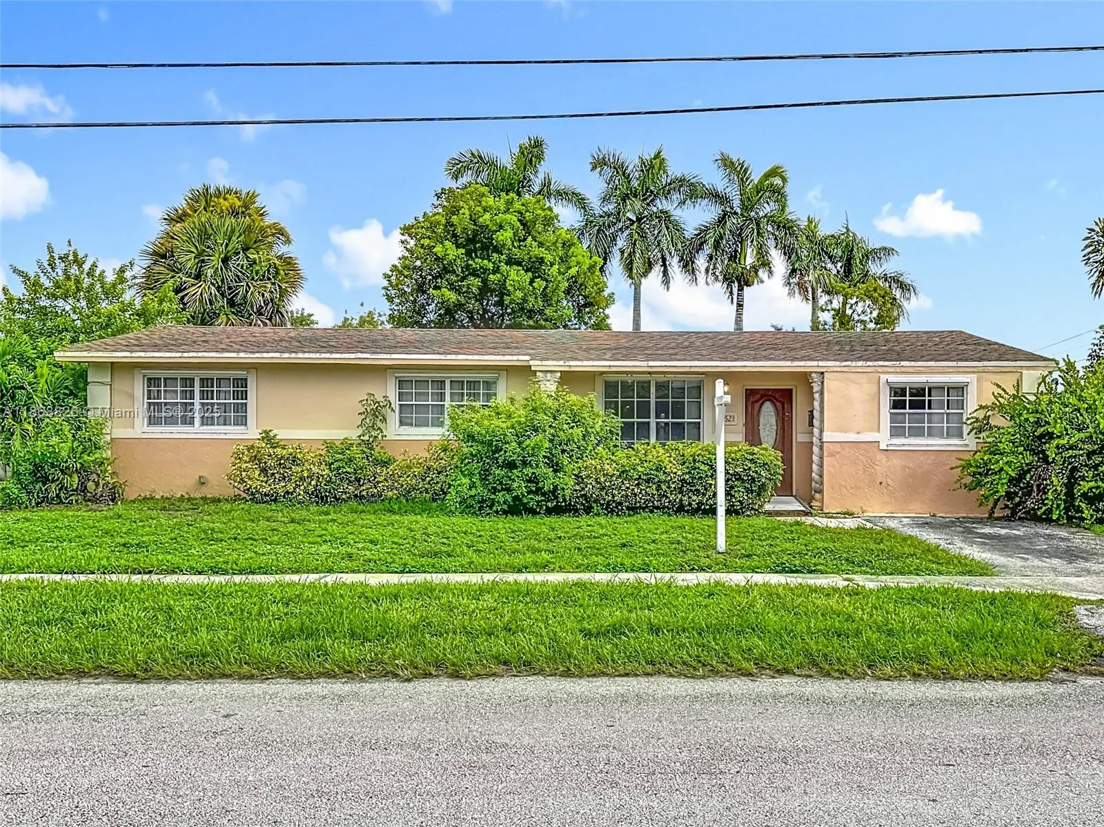 1521 NW 168th Ter
