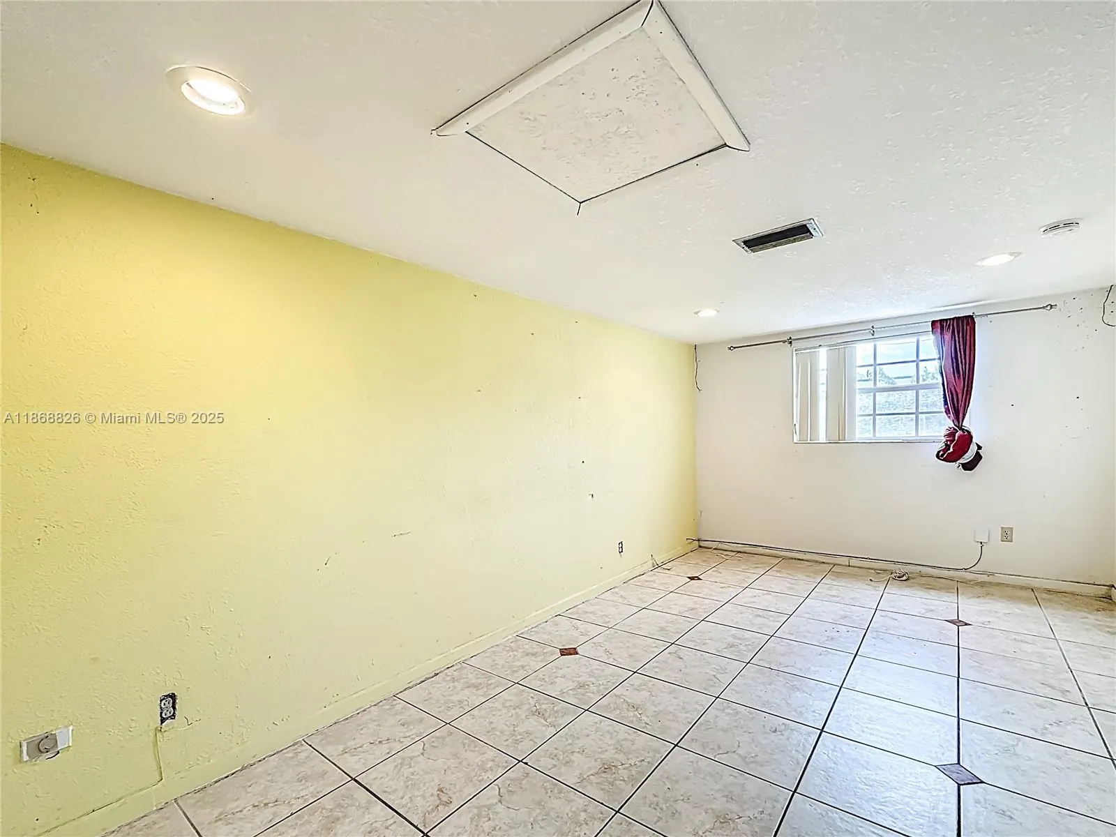1521 NW 168th Ter