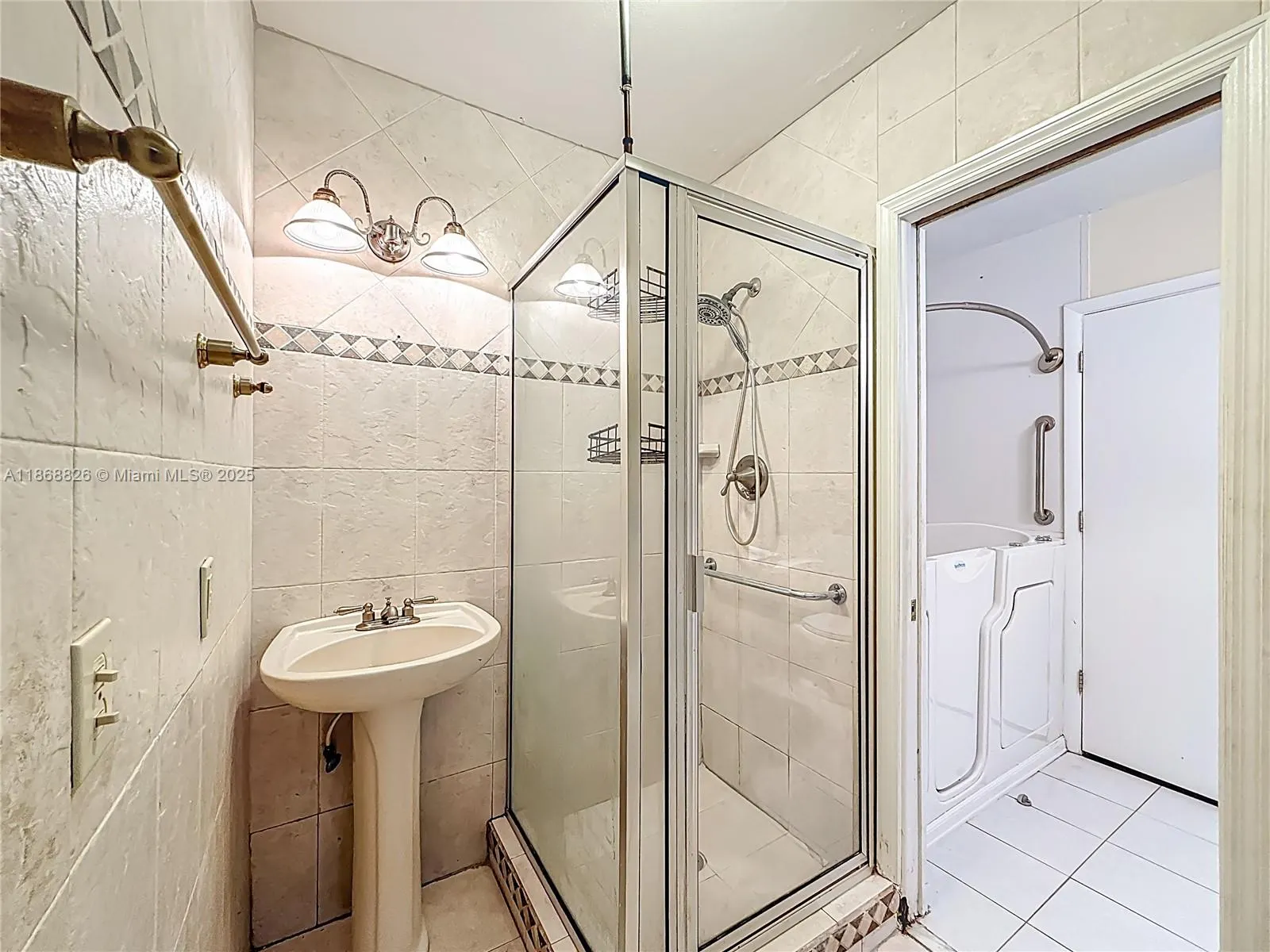 1521 NW 168th Ter