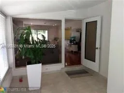 613 NE 17th Ter