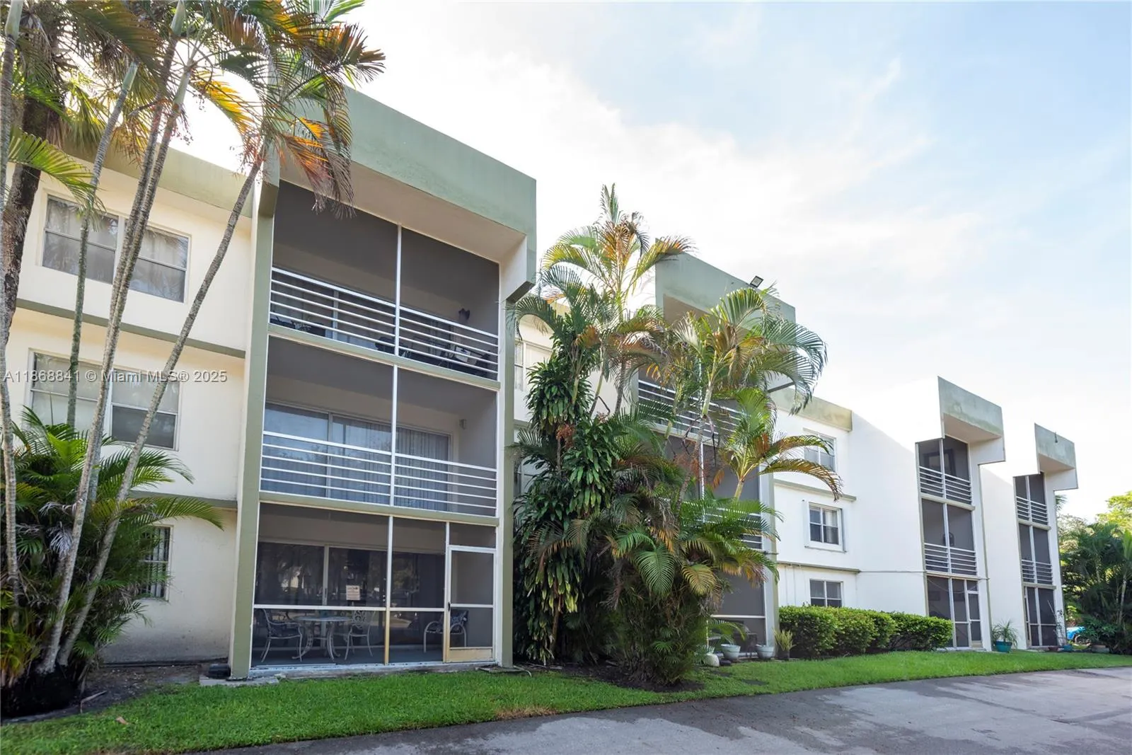 4235 N University Dr, #308