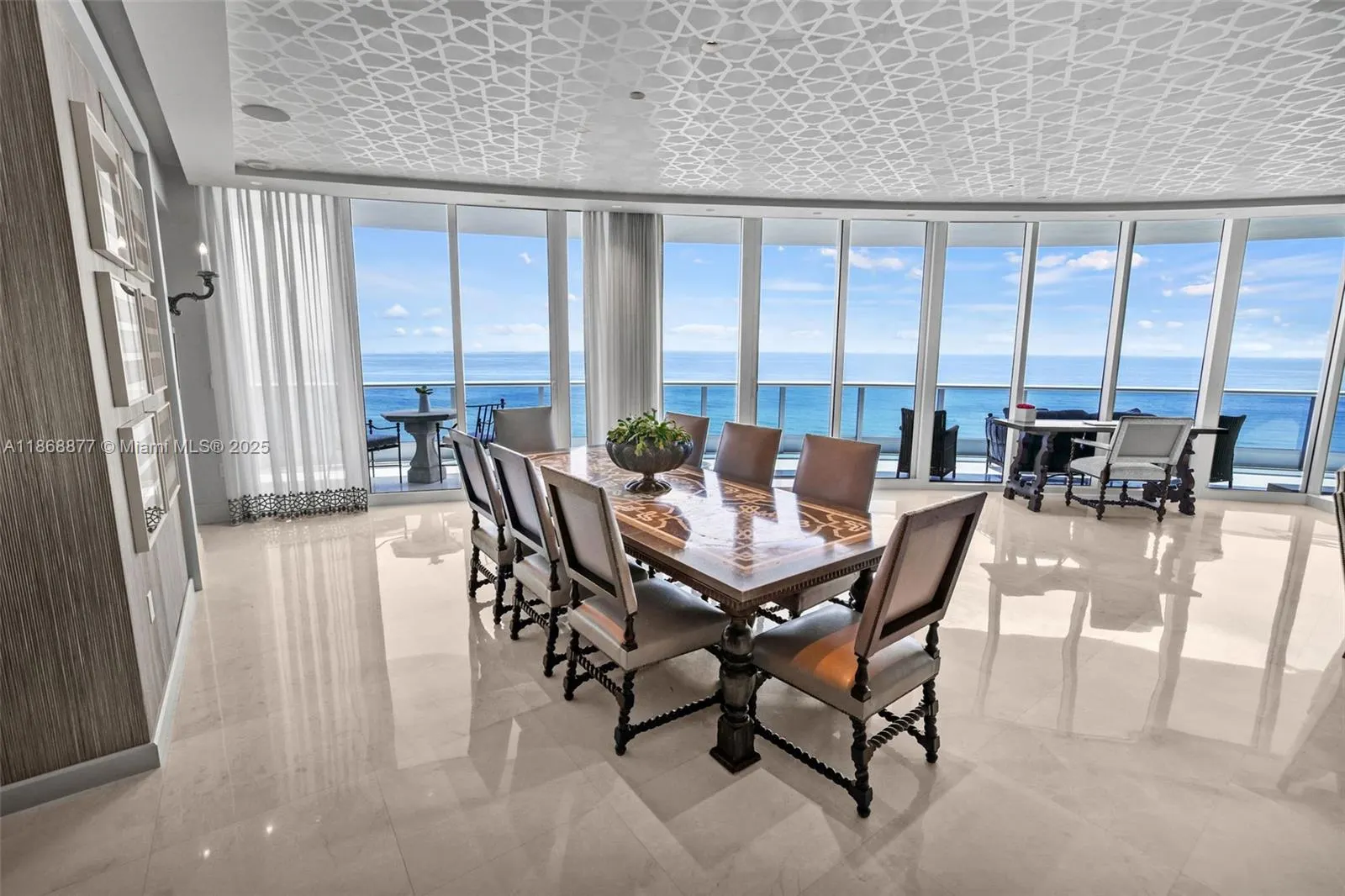 5959 Collins Ave, #1007