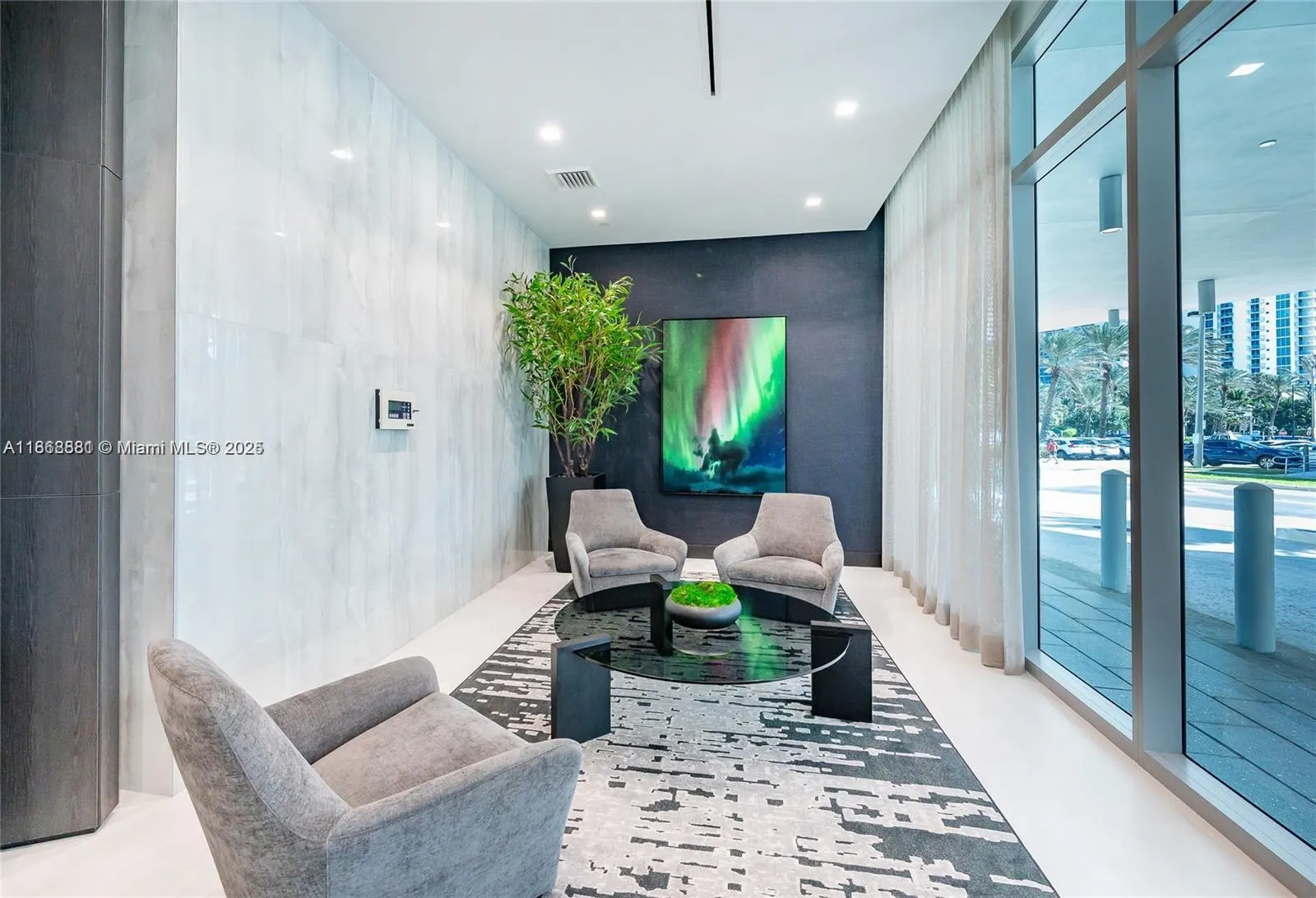 17550 Collins Ave, #804
