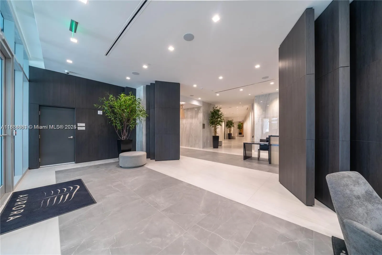 17550 Collins Ave, #804