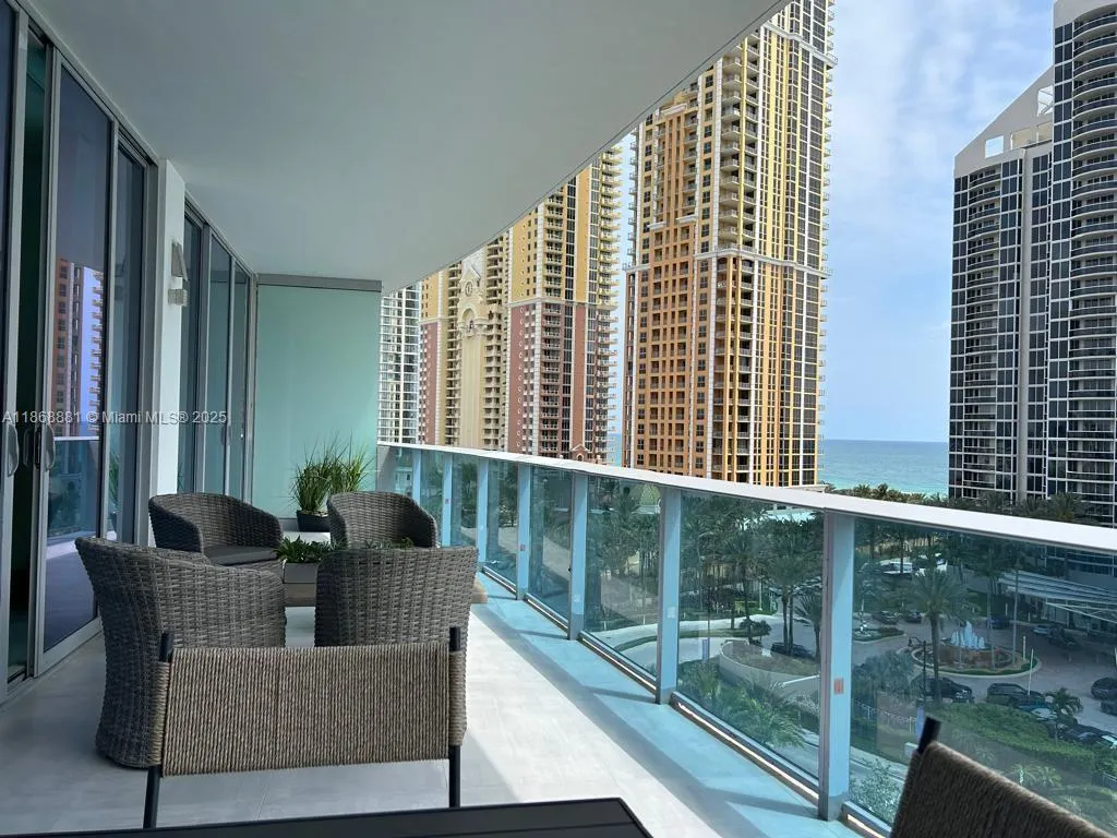 17550 Collins Ave, #804