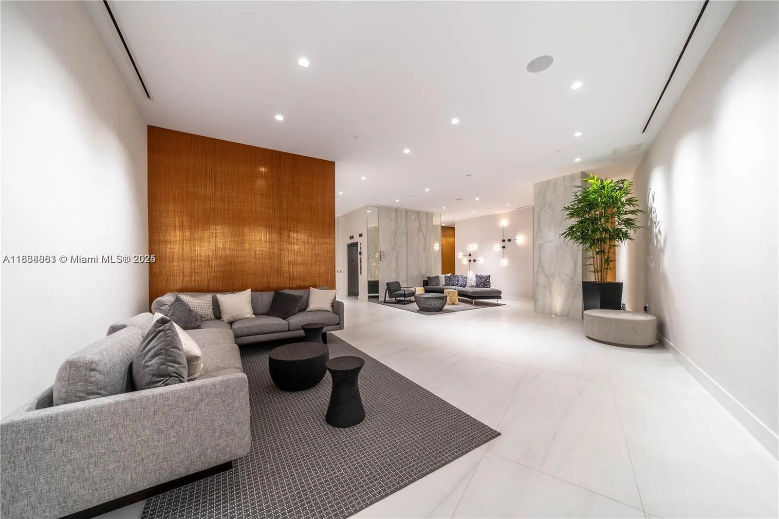 17550 Collins Ave, #804
