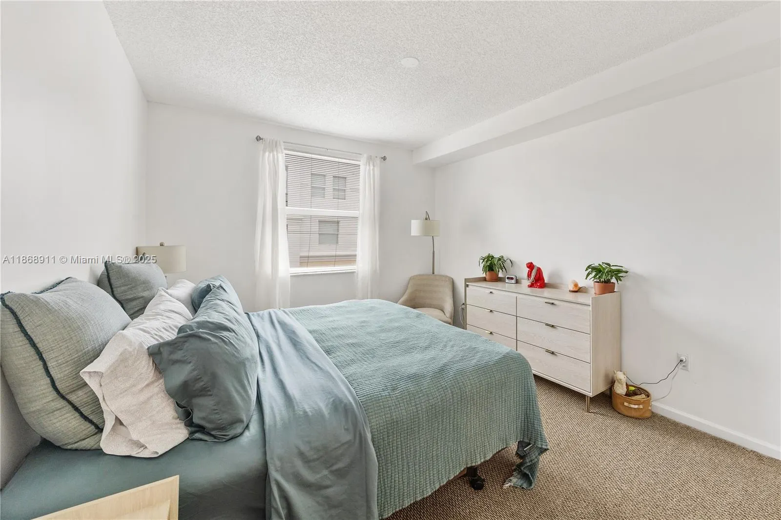 17100 N Bay Rd, #1810
