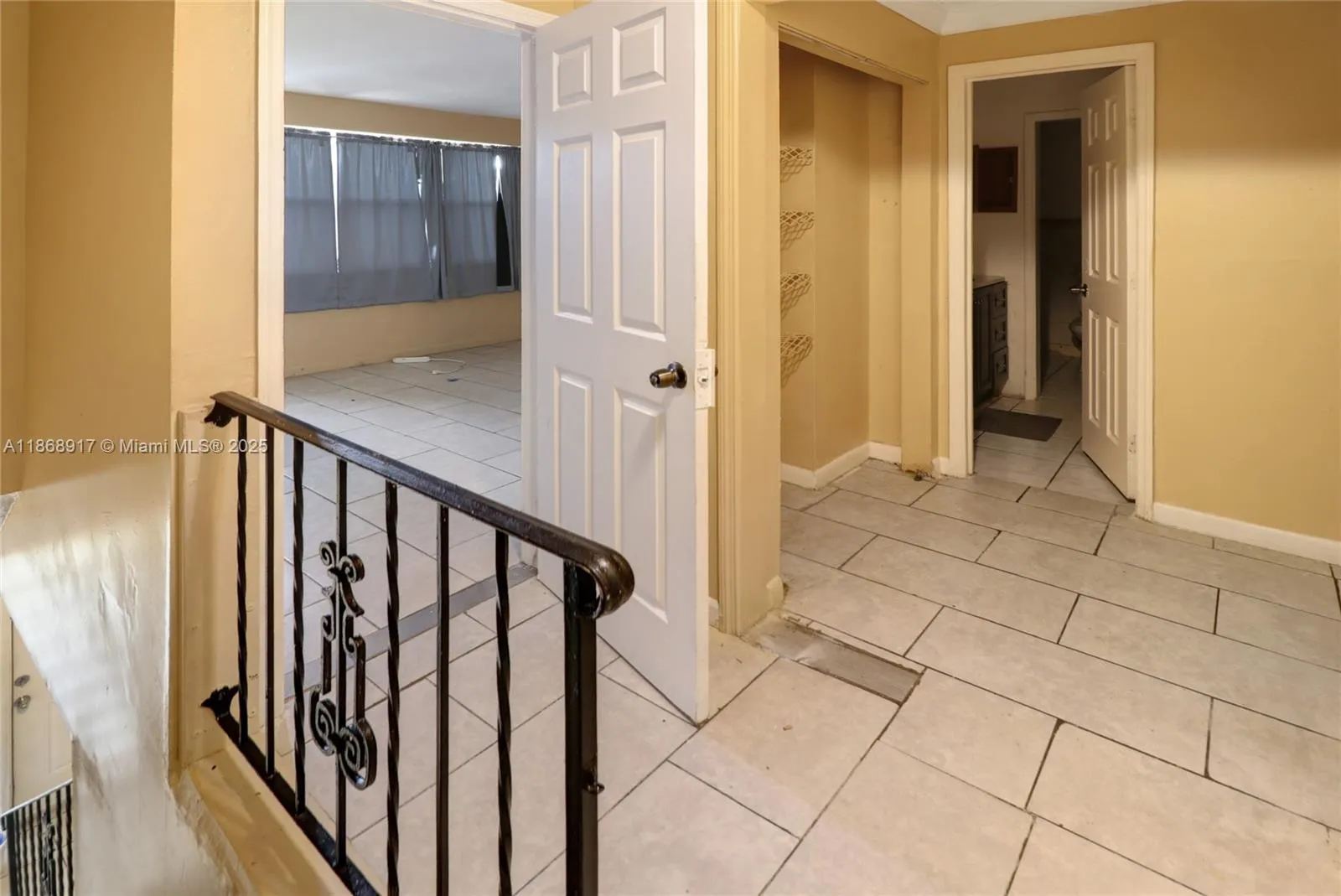 1348 Seaview Dr