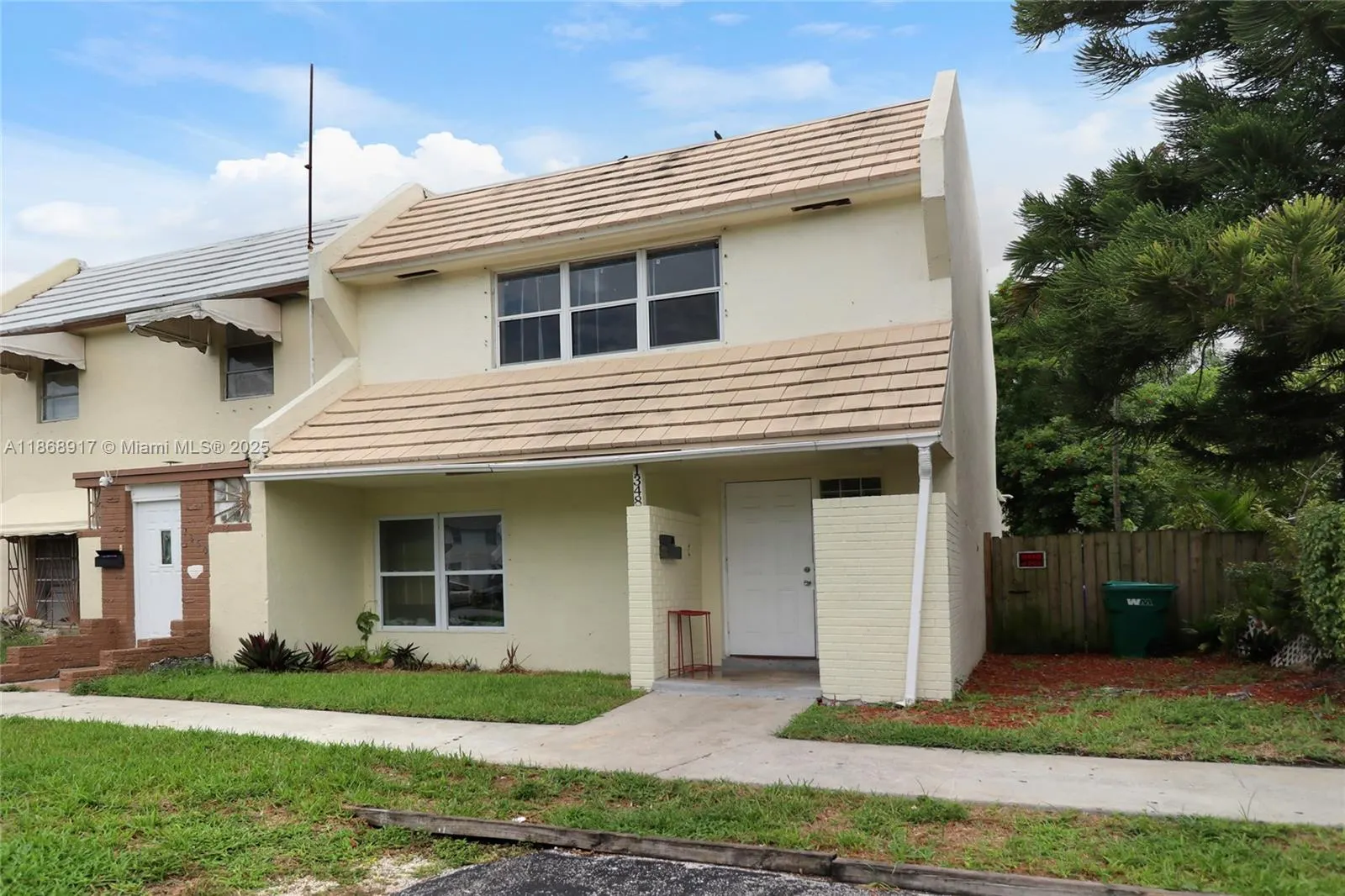 1348 Seaview Dr
