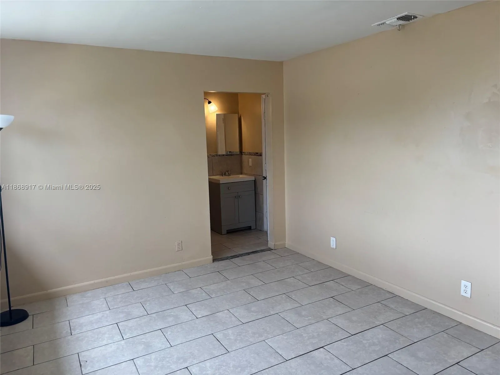 1348 Seaview Dr