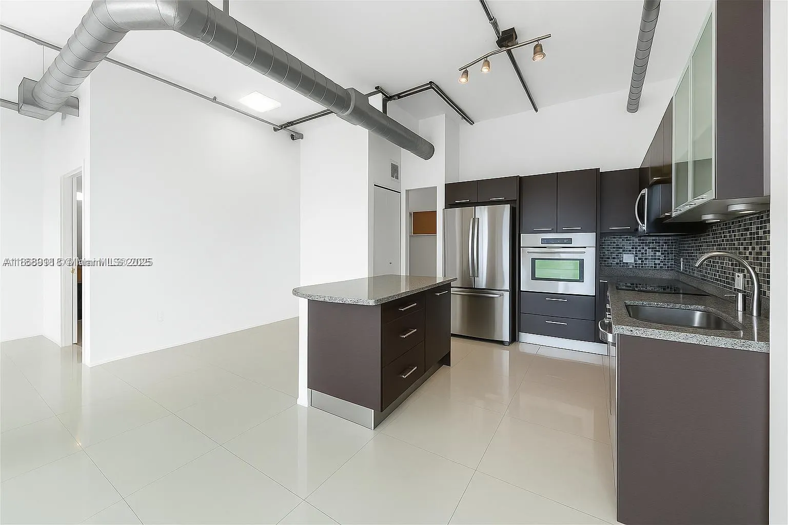 3029 NE 188th St, #924