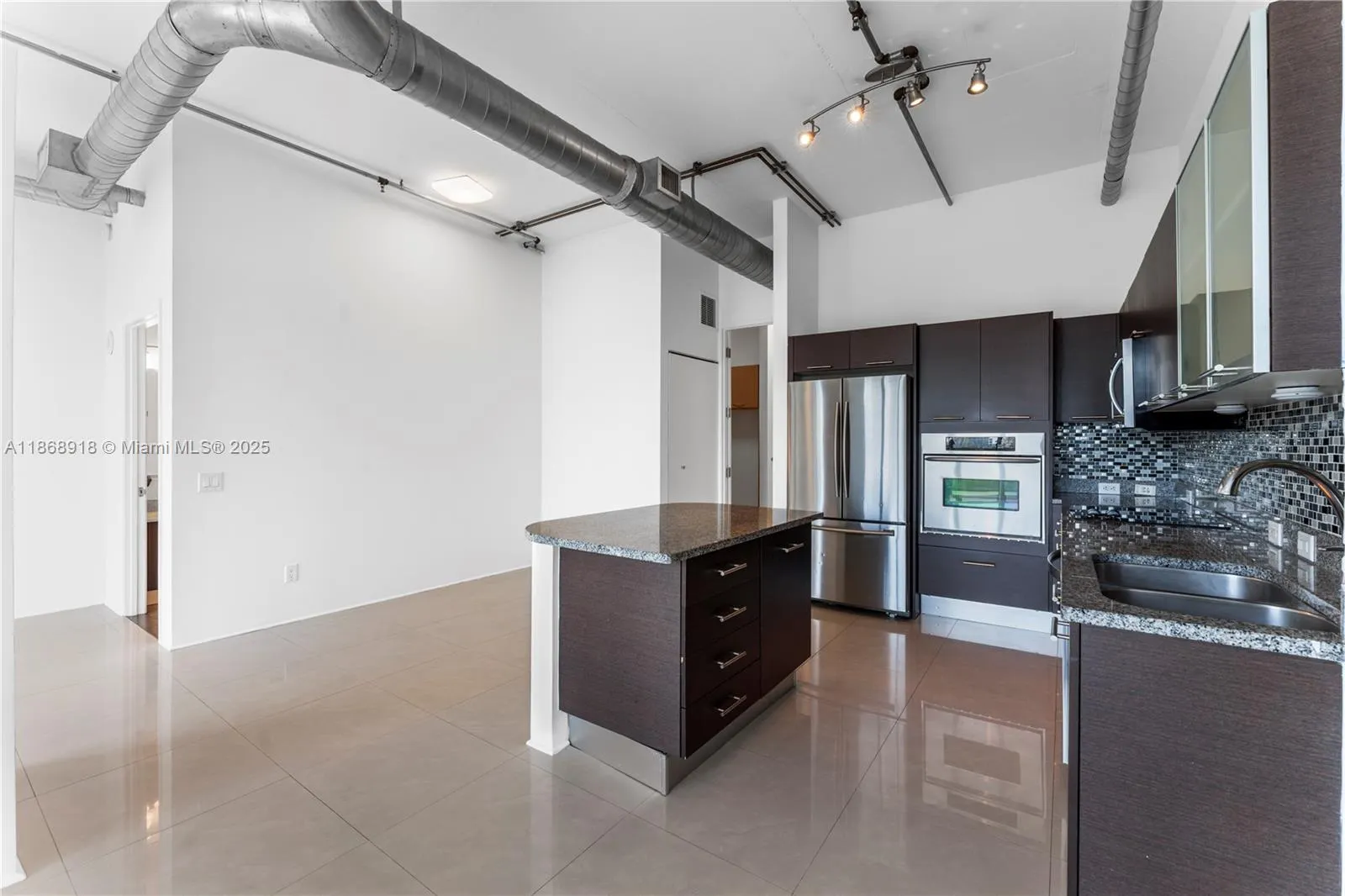 3029 NE 188th St, #924
