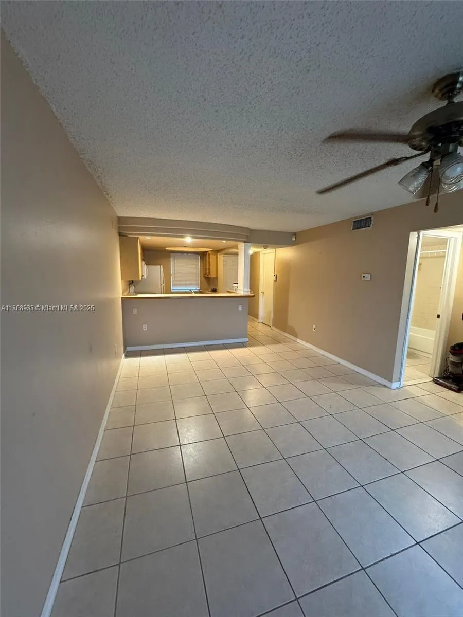5040 terrace palms circle, #202