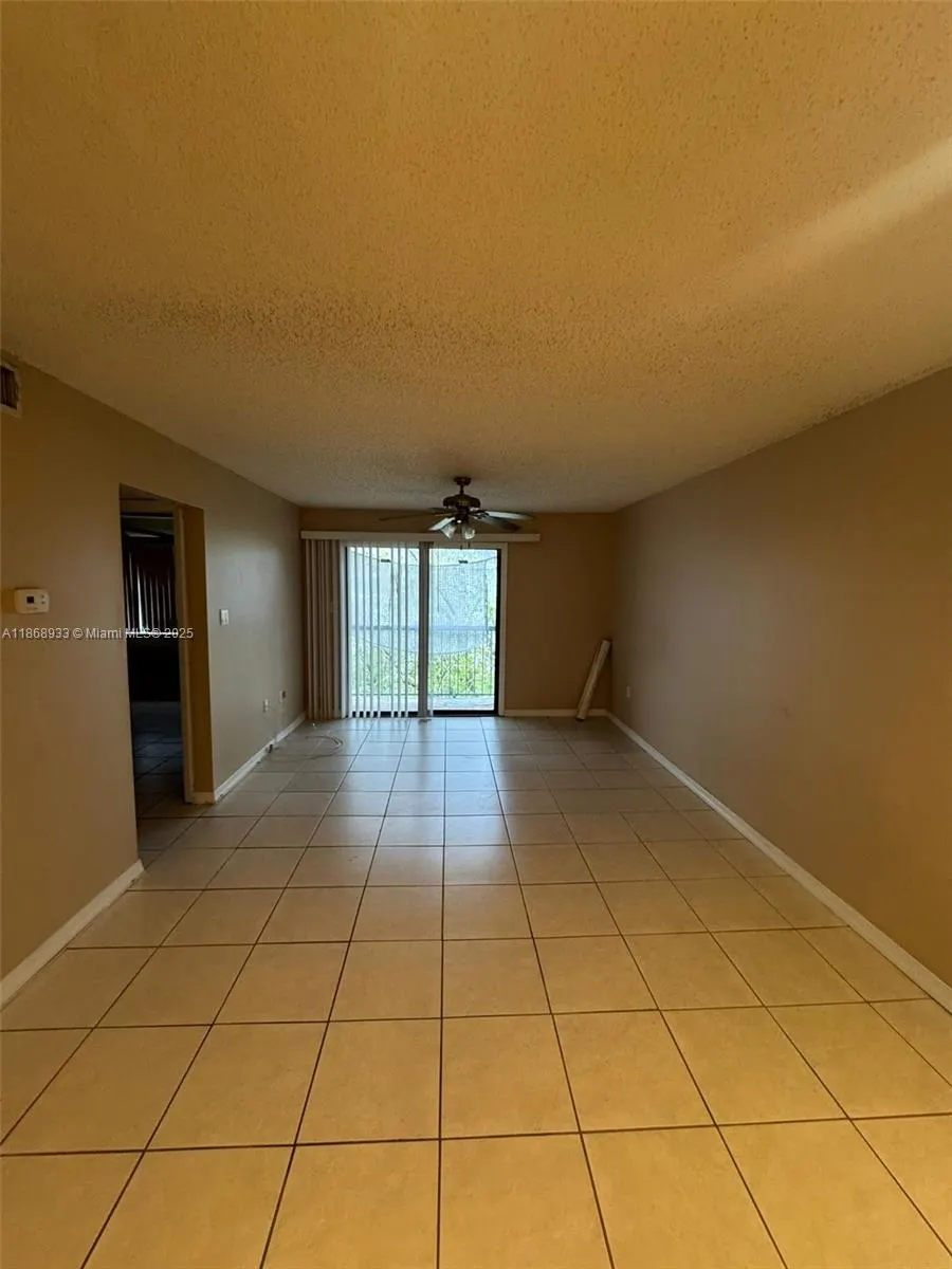 5040 terrace palms circle, #202