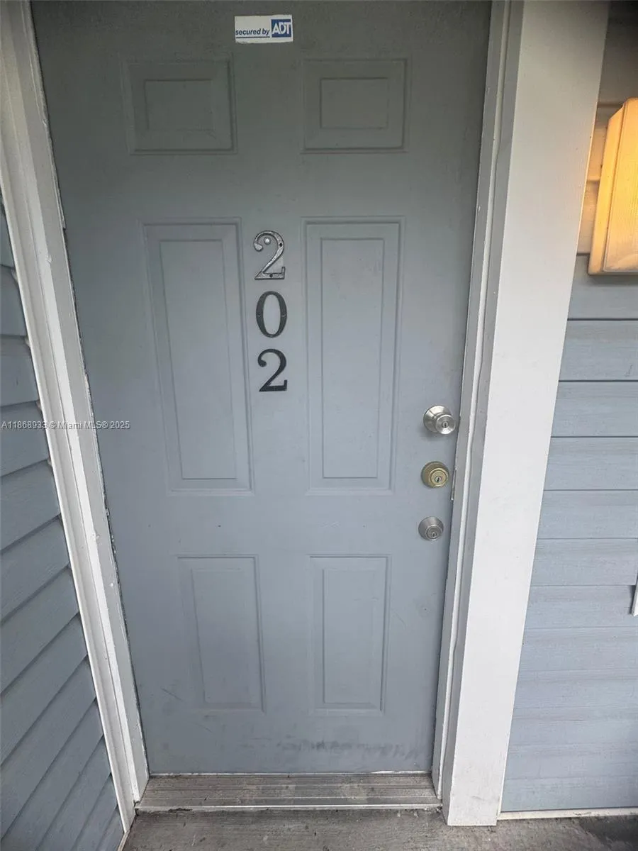 5040 terrace palms circle, #202