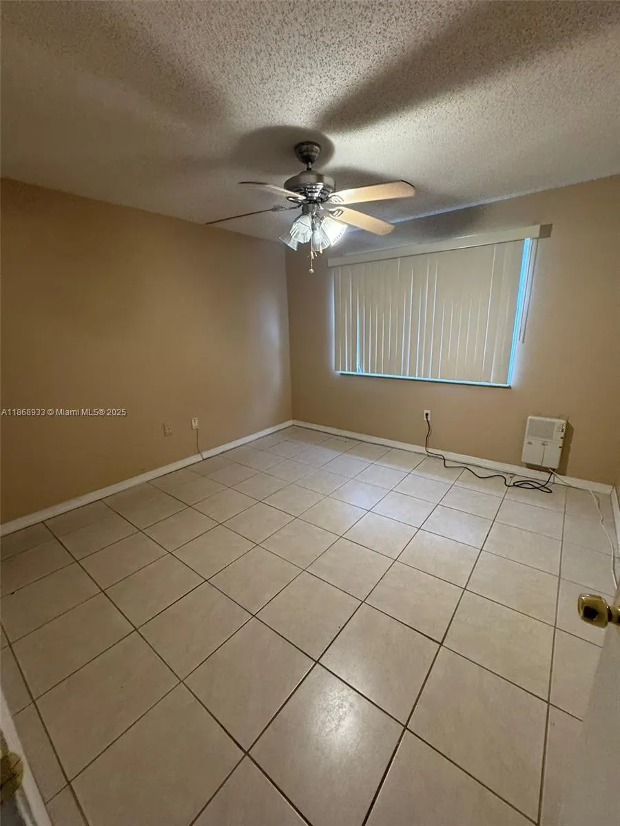 5040 terrace palms circle, #202
