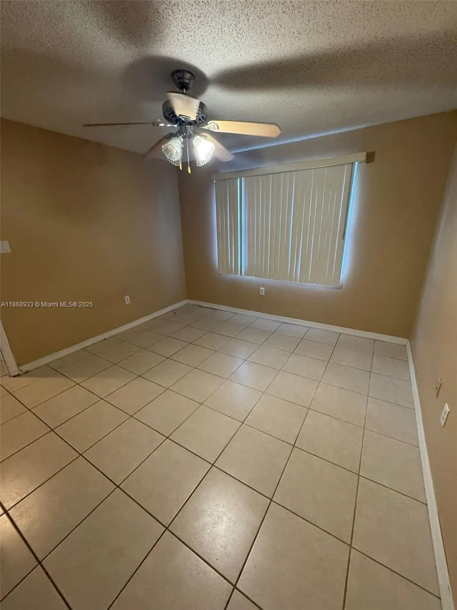 5040 terrace palms circle, #202