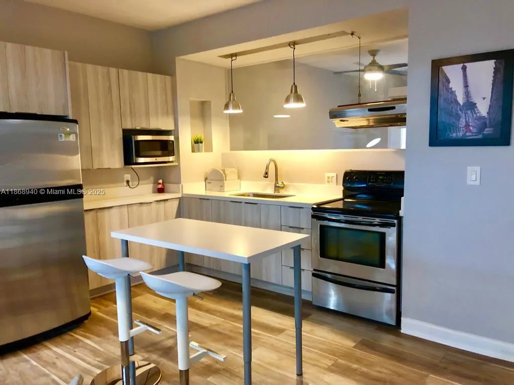1325 Meridian Ave, #5