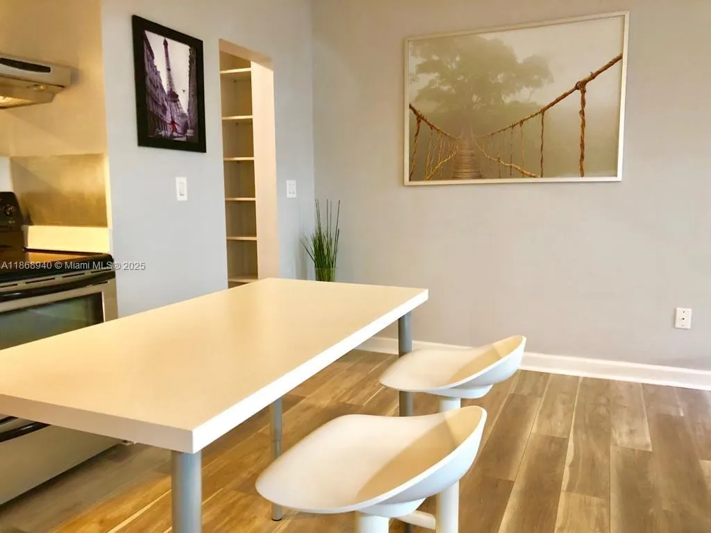 1325 Meridian Ave, #5