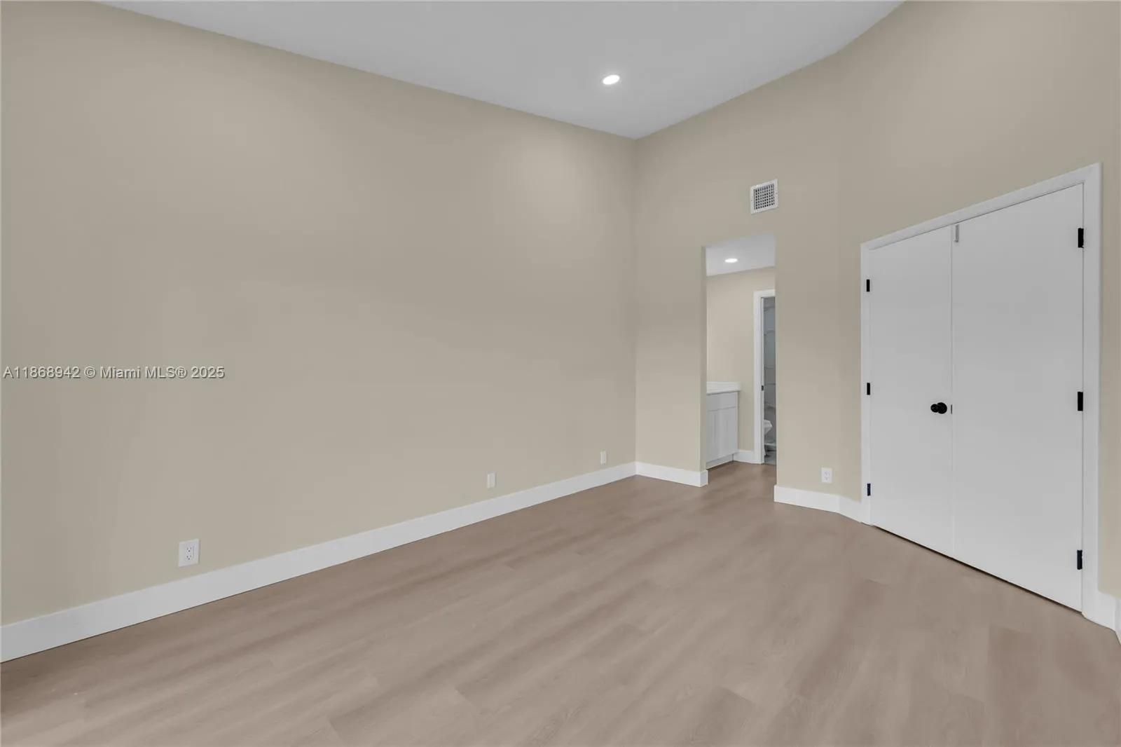 7940 NW 10th St