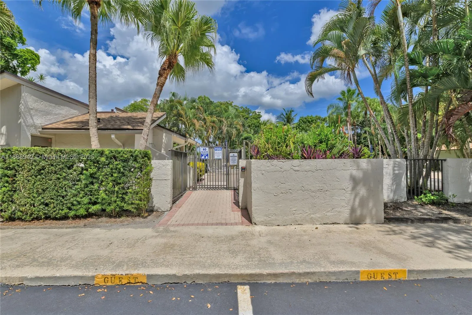 7940 NW 10th St