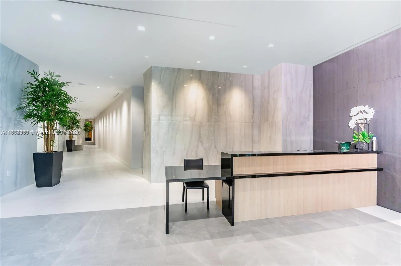 17550 Collins Ave, #805