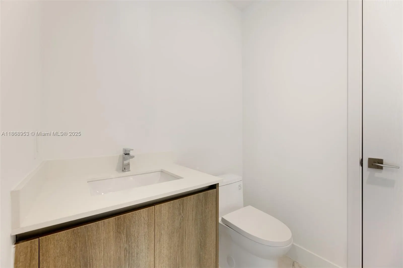 17550 Collins Ave, #805