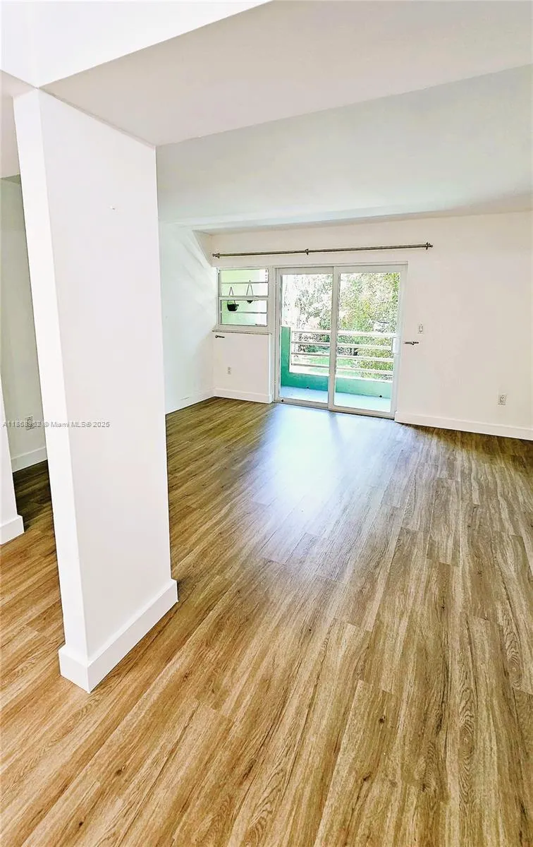 11143 NW 7th St, #203-5