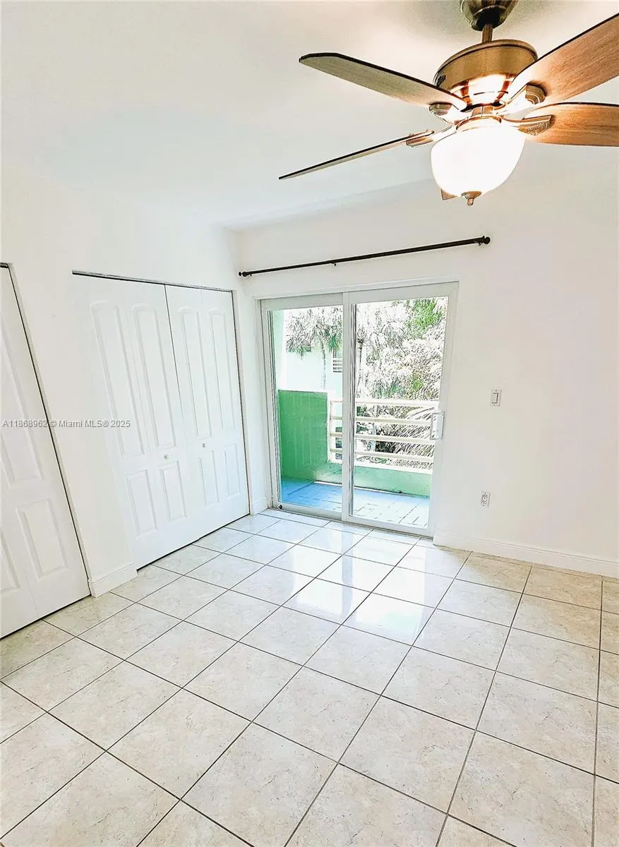 11143 NW 7th St, #203-5