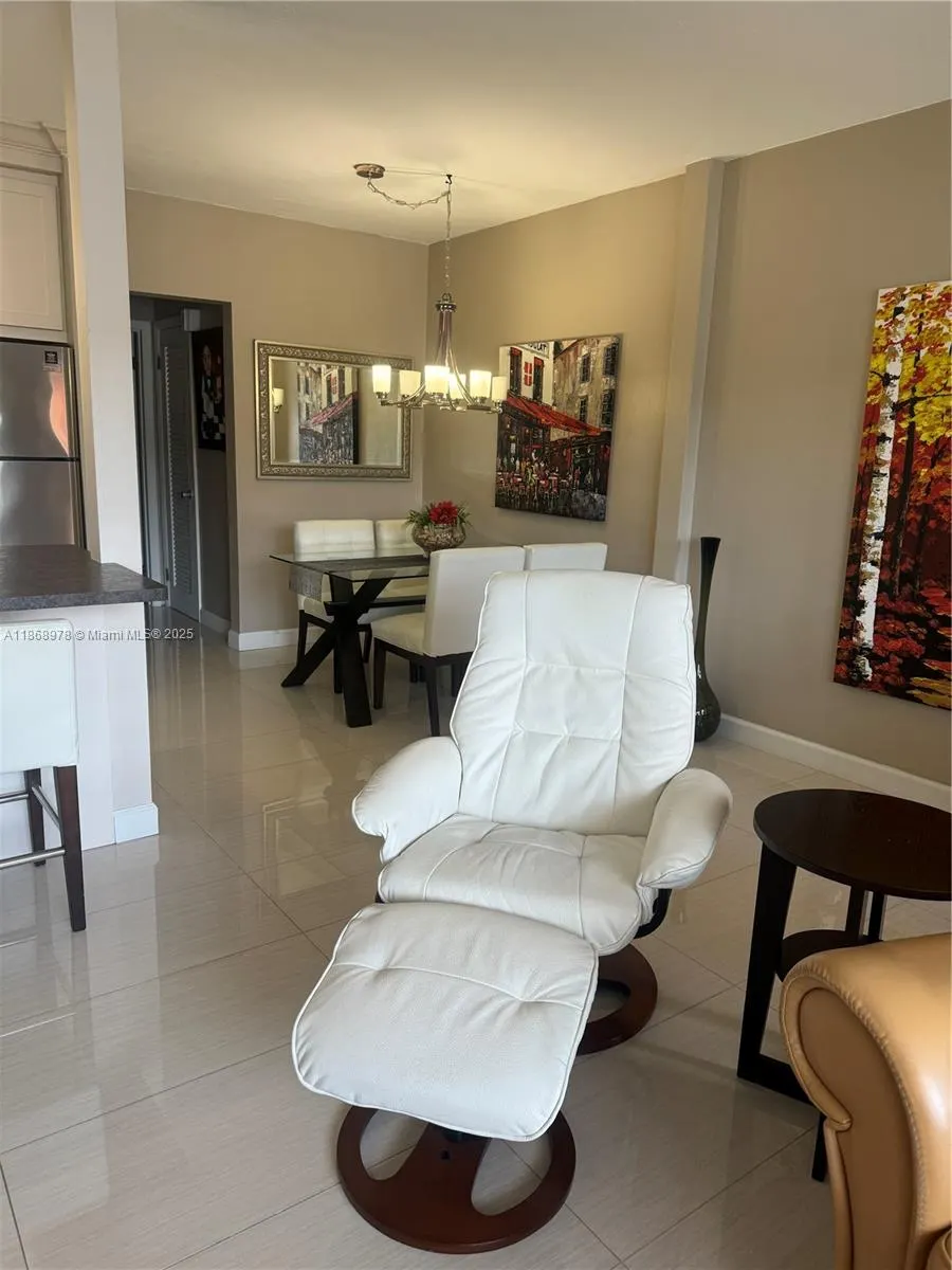 900 SW 11th Ave, #8C