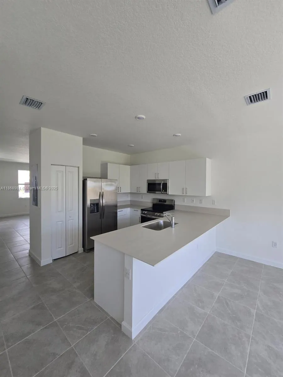 2819 SE 26th Ave, #2819