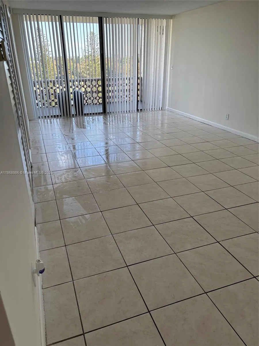 4222 Inverrary Blvd, #4805