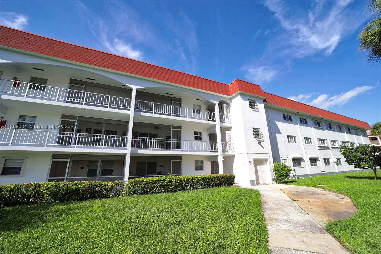 541 Blue Heron Dr, #205