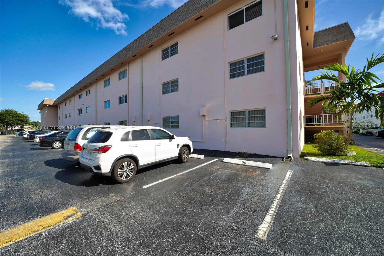 541 Blue Heron Dr, #205