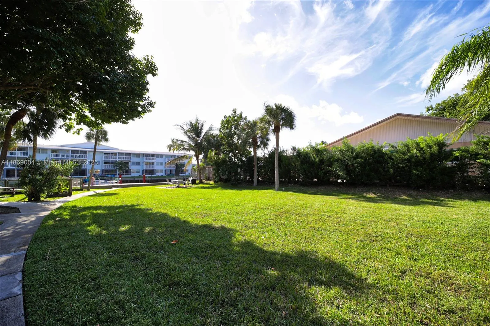 541 Blue Heron Dr, #205