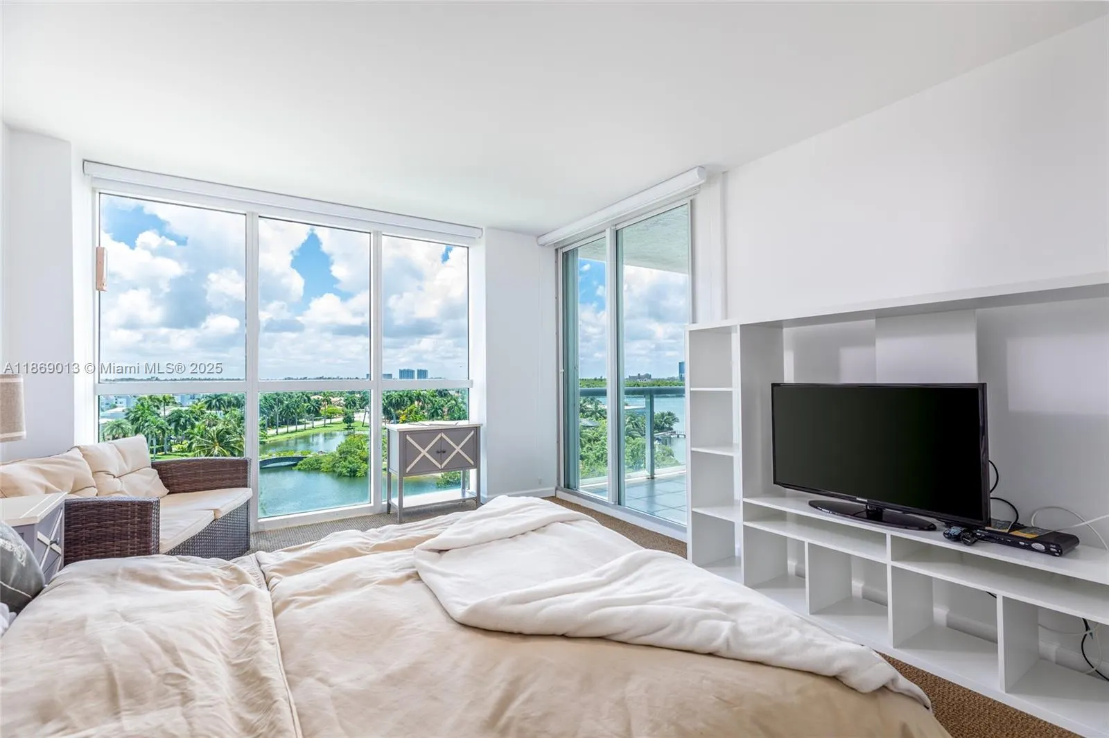 16500 Collins Ave, #655