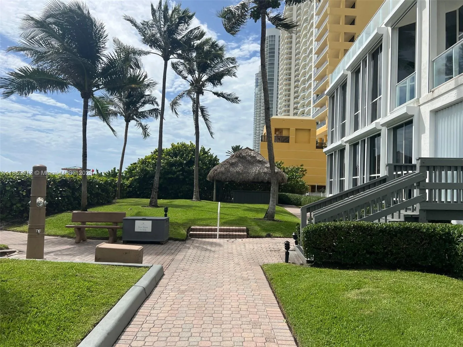 16500 Collins Ave, #655