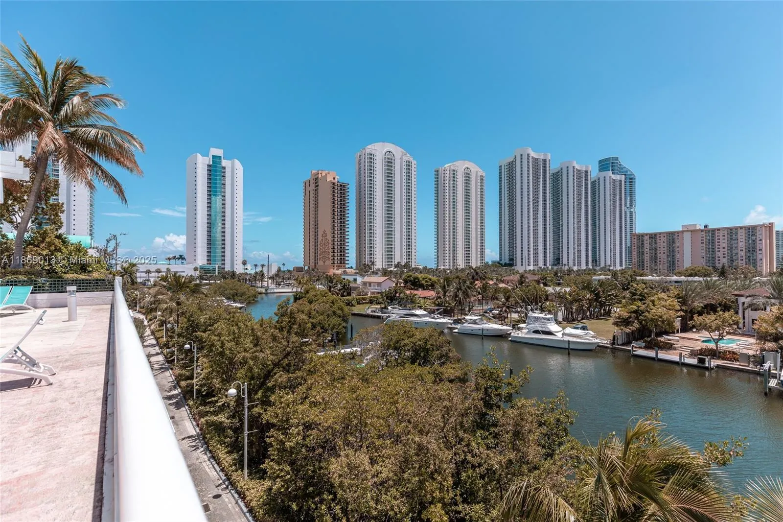 16500 Collins Ave, #655