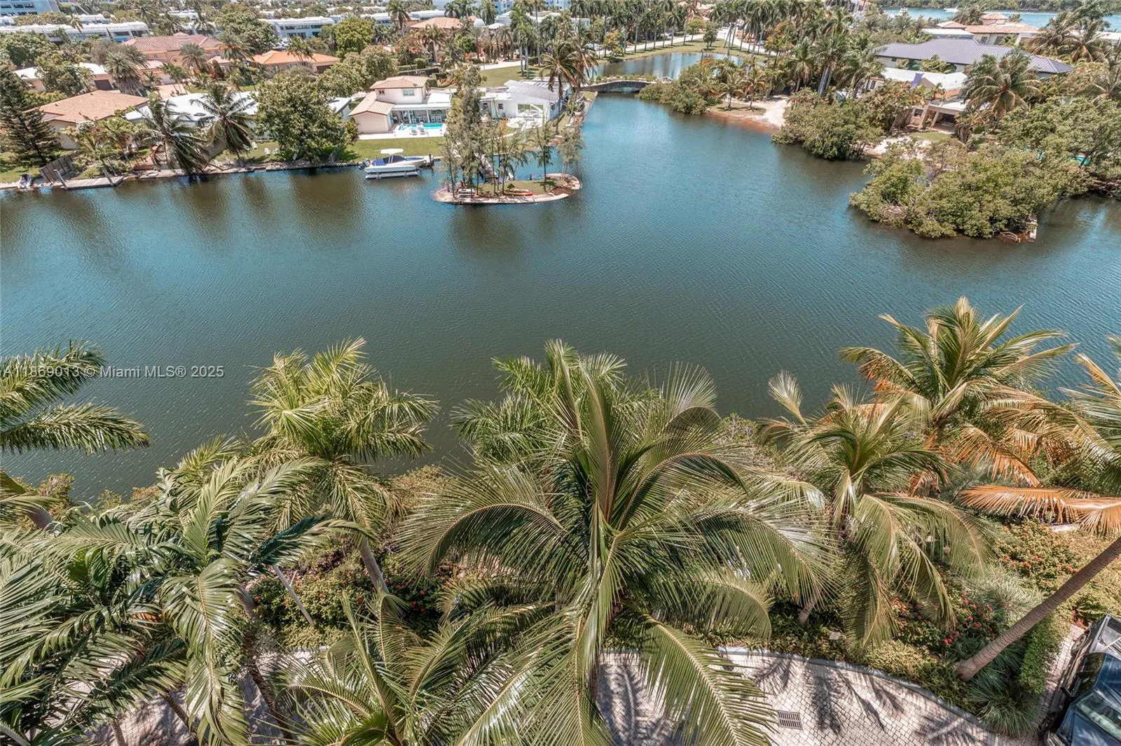 16500 Collins Ave, #655
