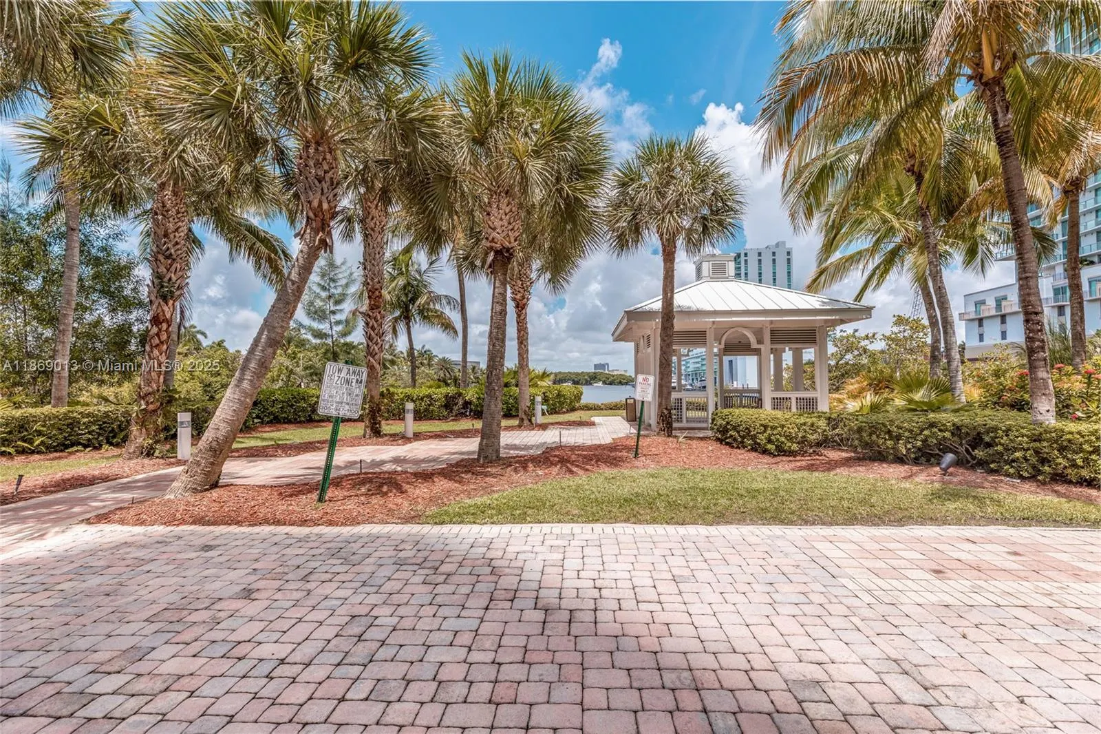 16500 Collins Ave, #655