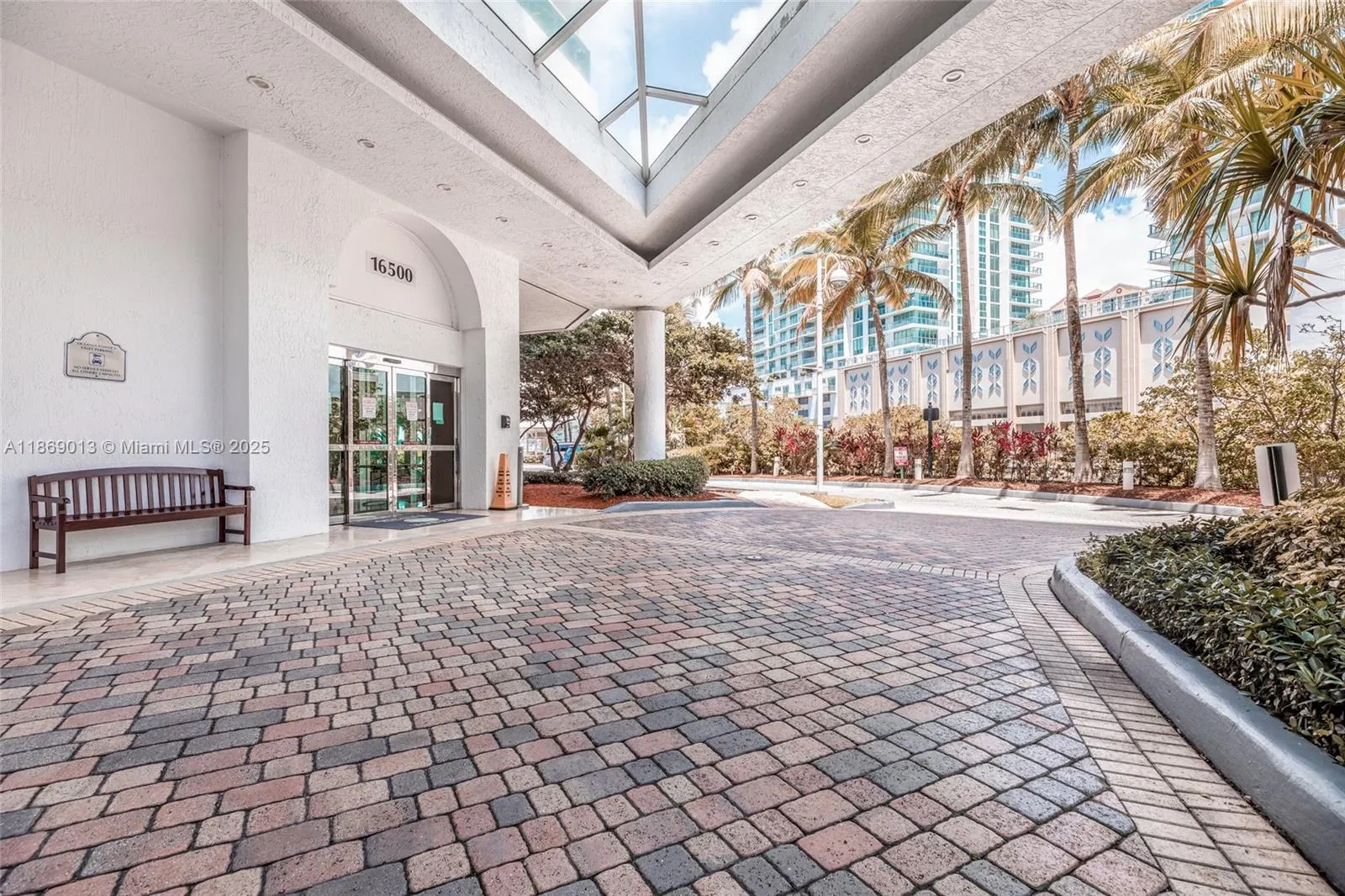 16500 Collins Ave, #655