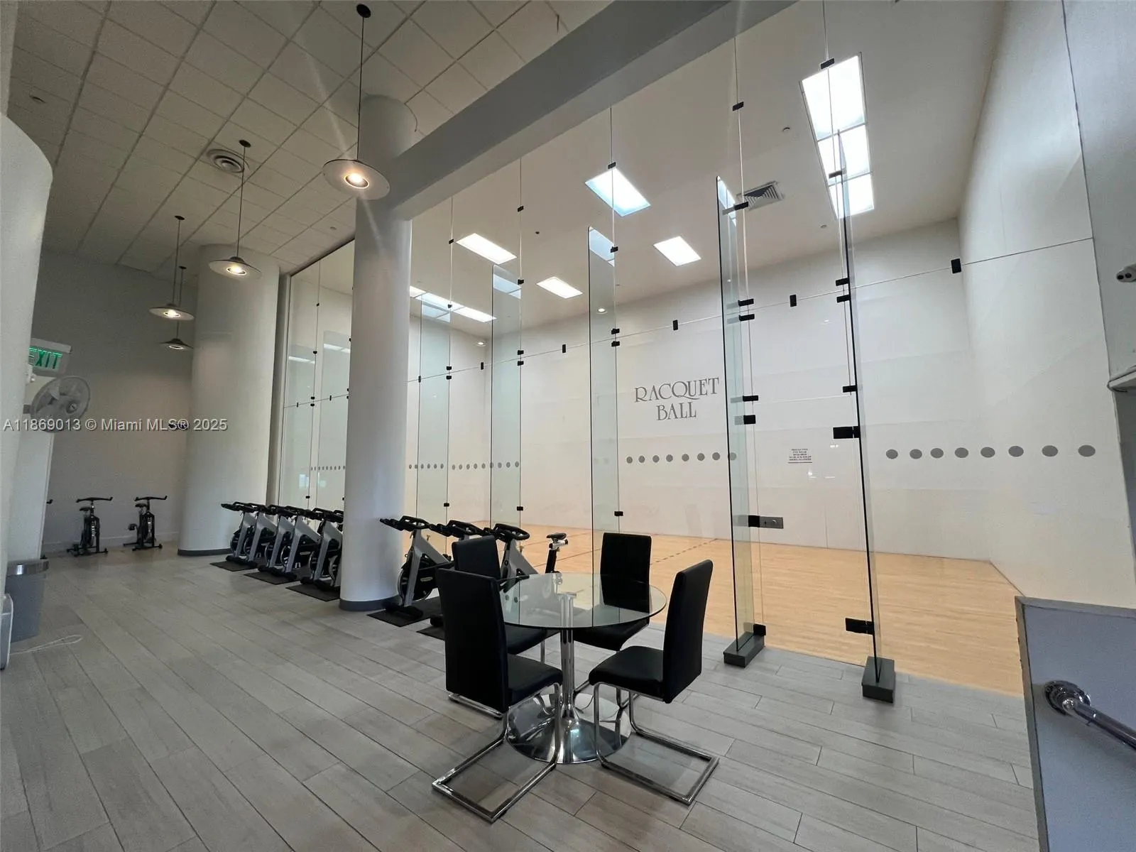 16500 Collins Ave, #655