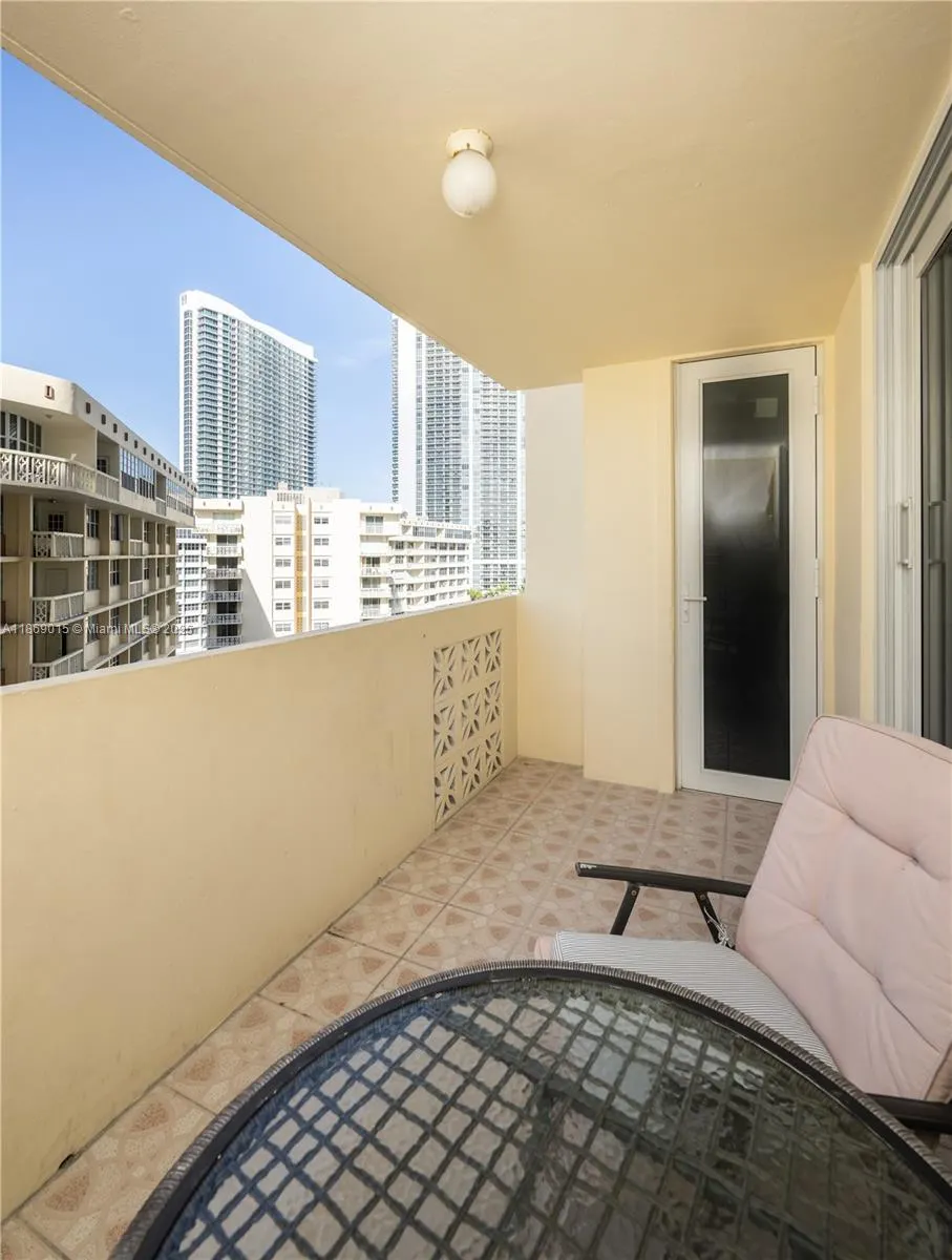 1833 S Ocean Dr, #1007