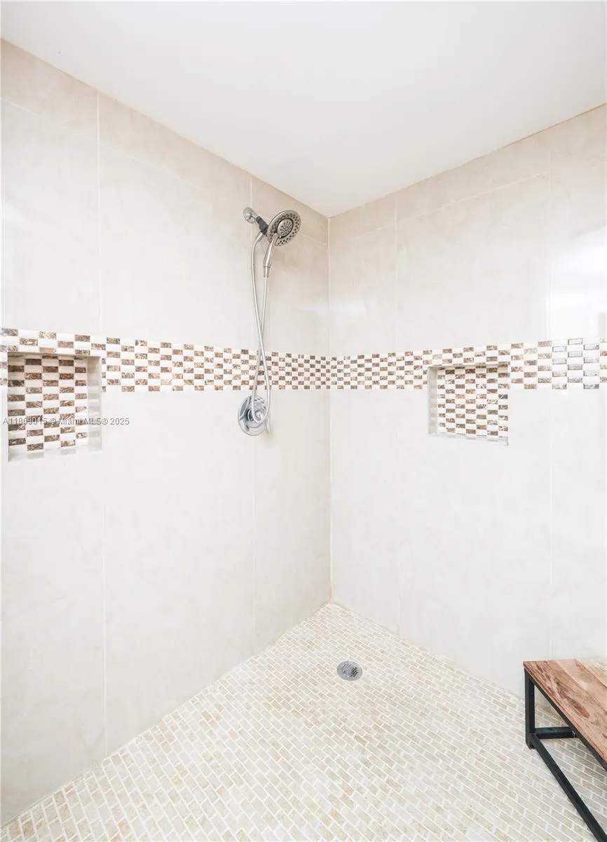 1833 S Ocean Dr, #1007