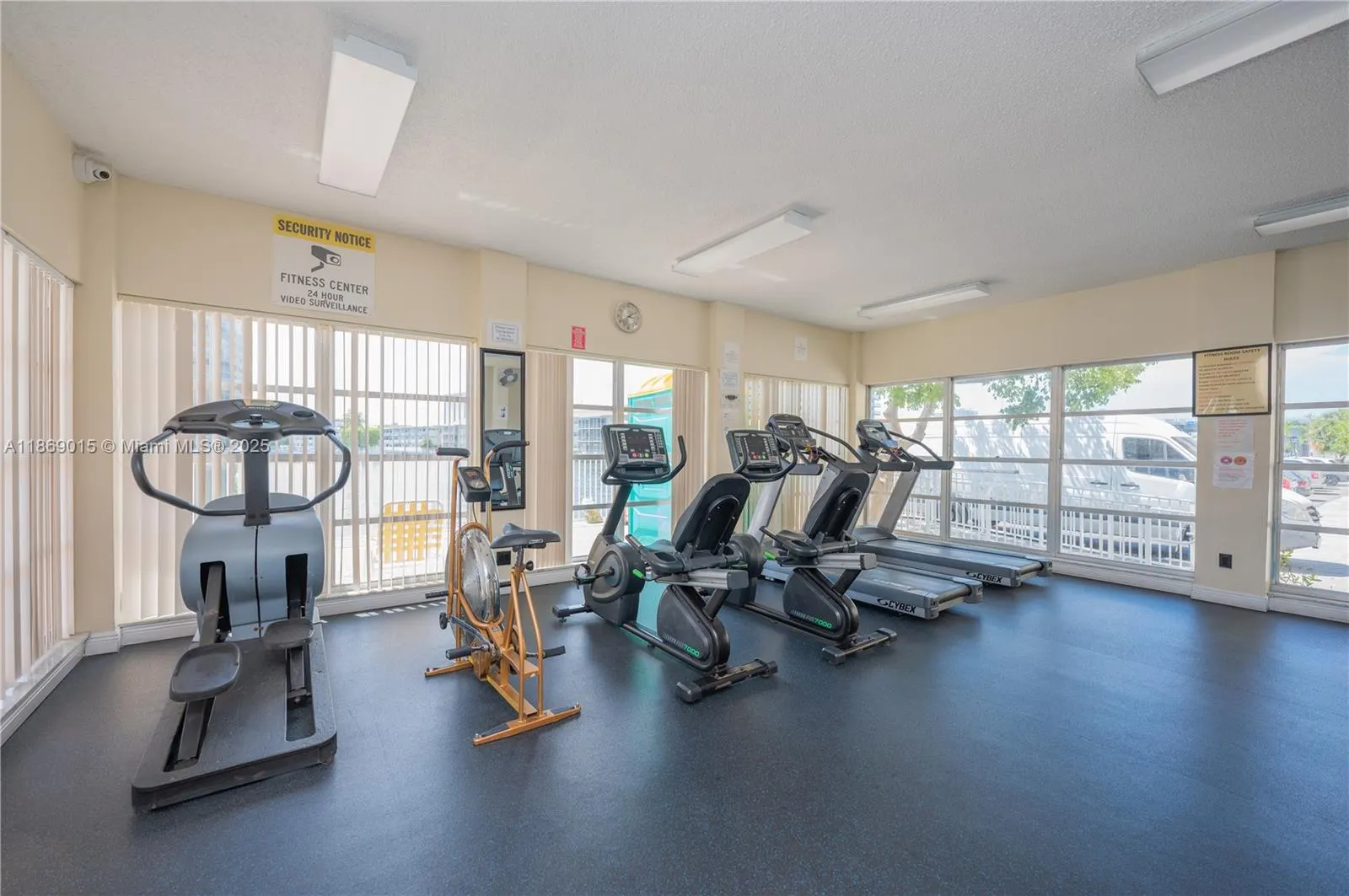 1833 S Ocean Dr, #1007