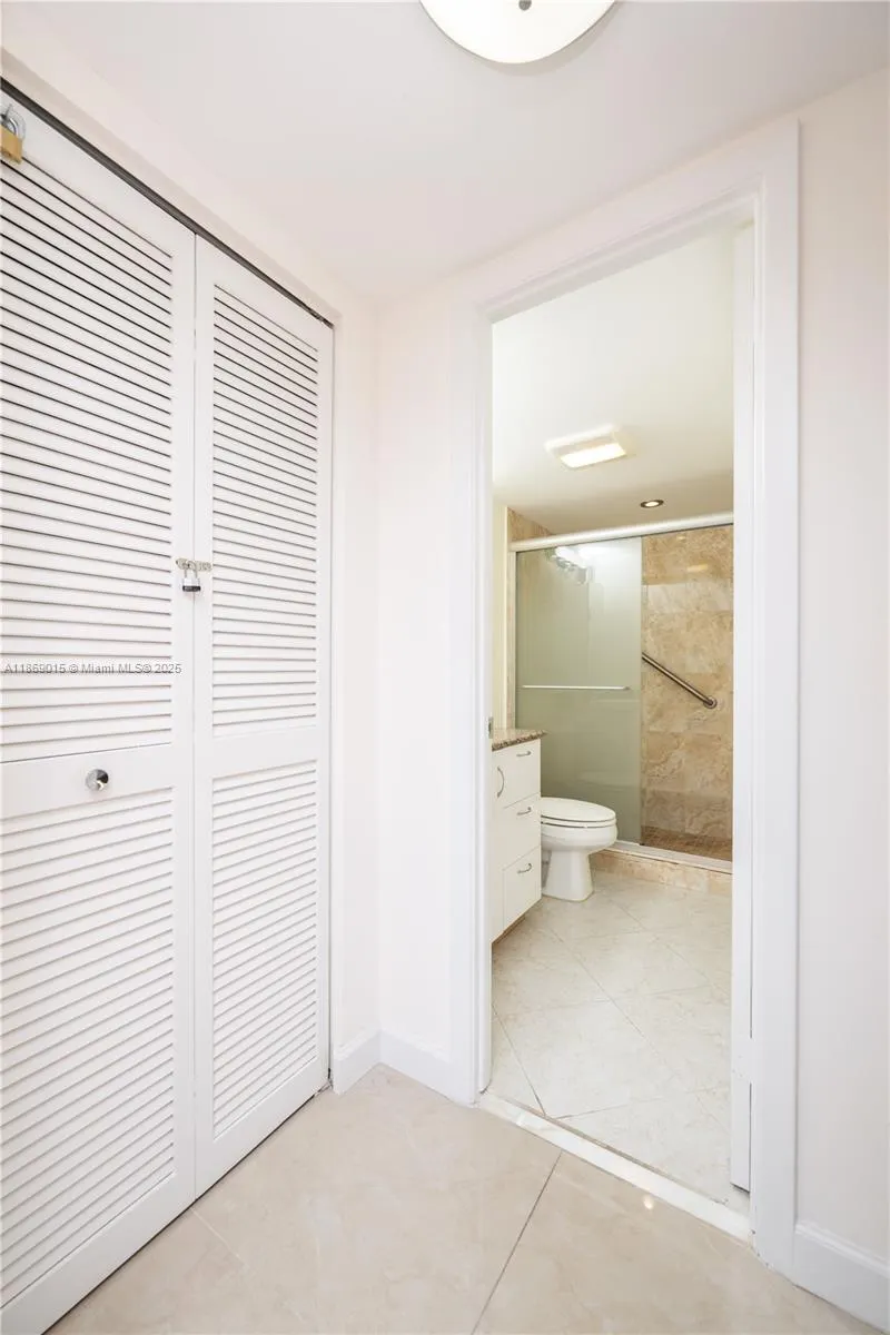 1833 S Ocean Dr, #1007