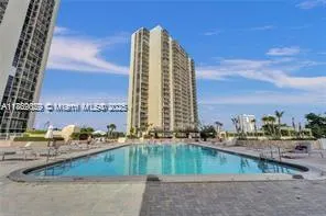 20335 W Country Club Dr, #1608