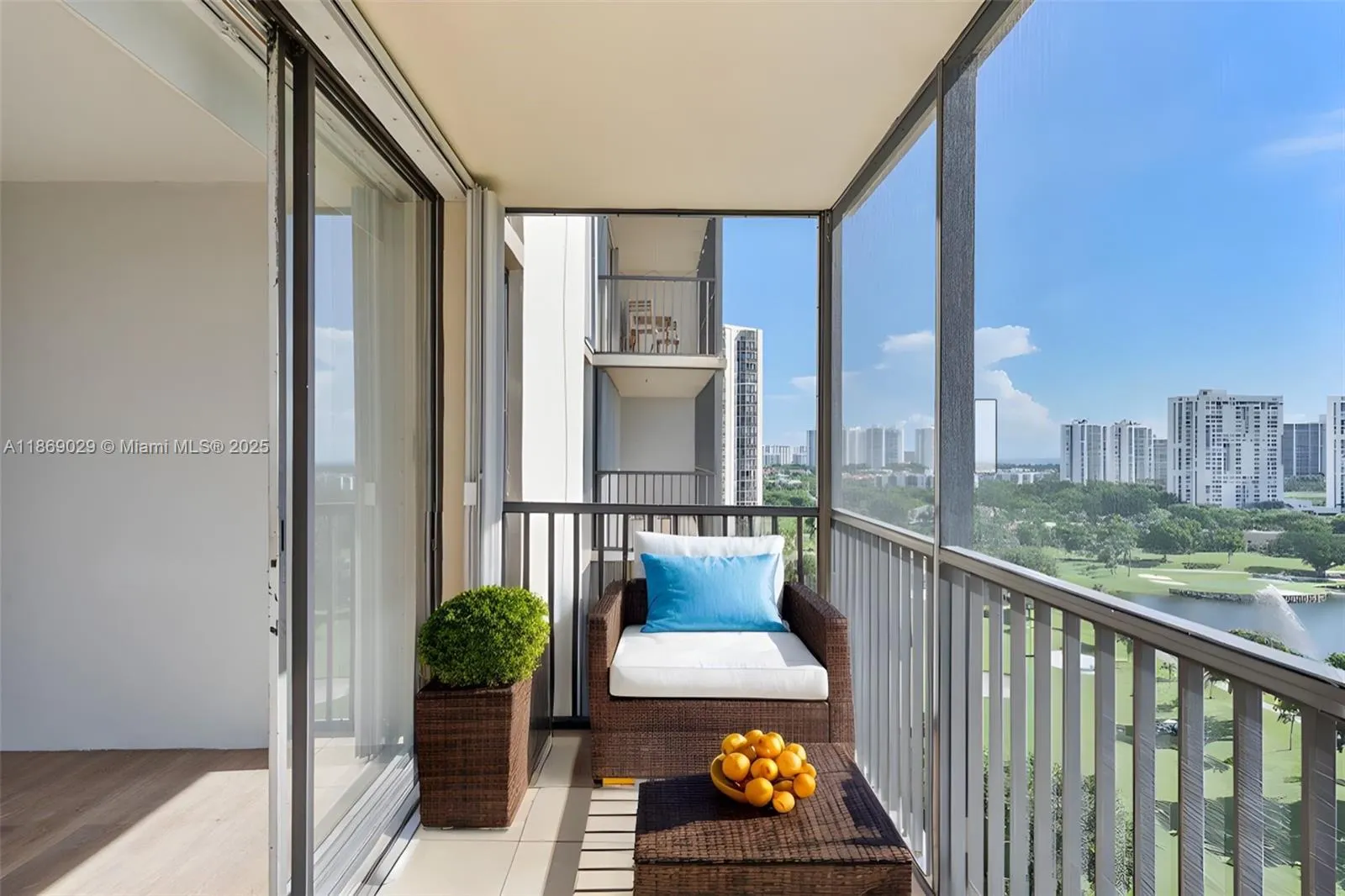 20335 W Country Club Dr, #1608