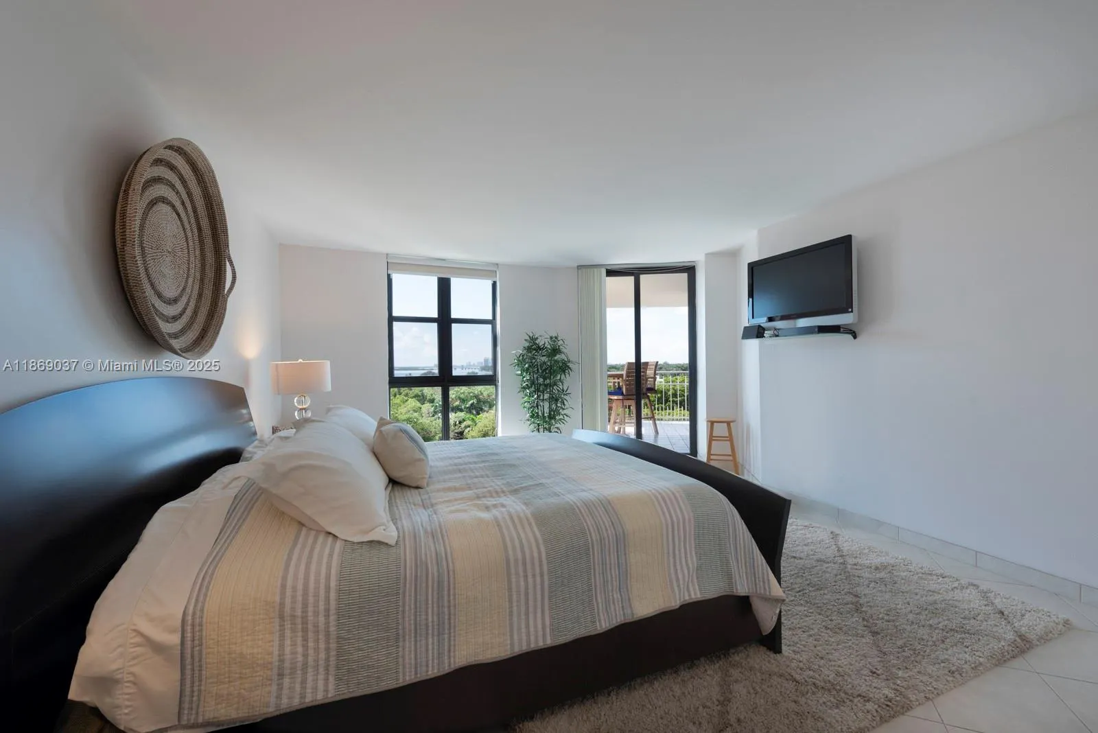 1000 NE Quayside Ter, #804
